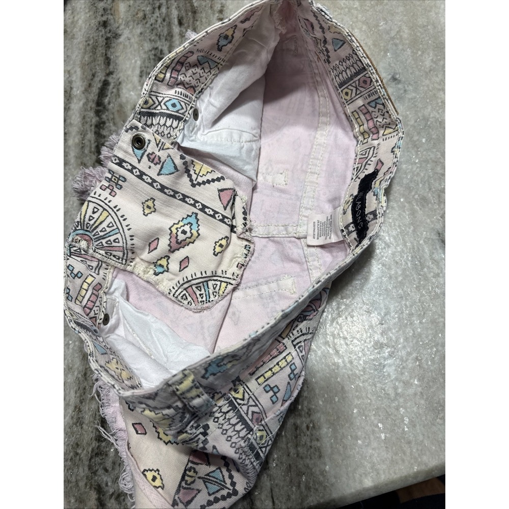 Billabong Shorts Women's 27 Pink Lite Hearted Geometric Tribal Lace Front - Picture 5 of 8